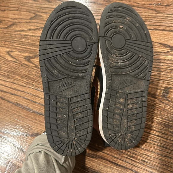 Jordan’s kids size 1.5 - Picture 2 of 6